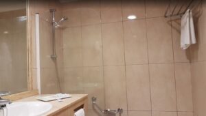 Baño de la habitación del Hotel Blue Sea Interpalace